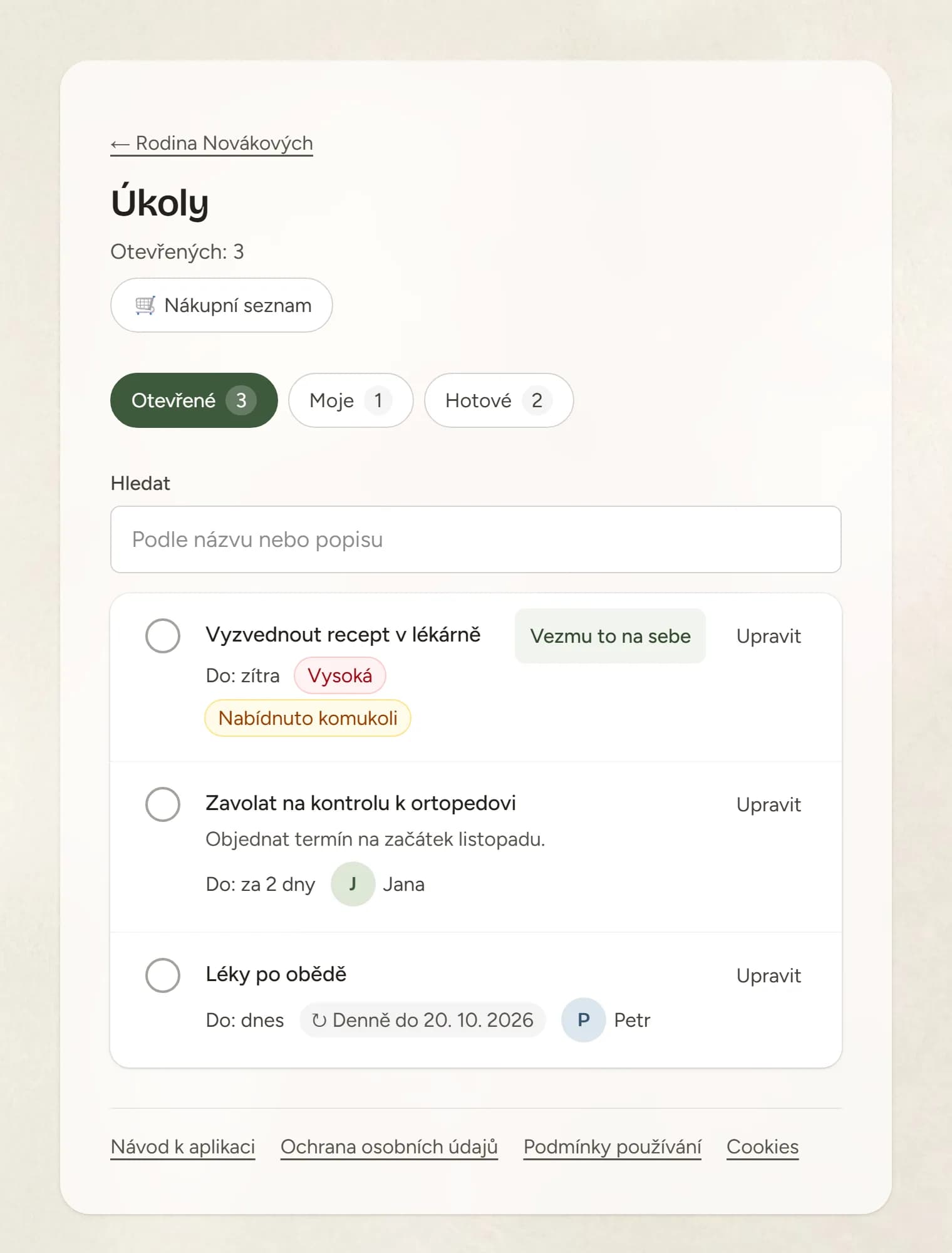 Seznam úkolů s termíny, přiřazenými lidmi, štítkem Nabídnuto komukoli a tlačítkem Vezmu to na sebe
